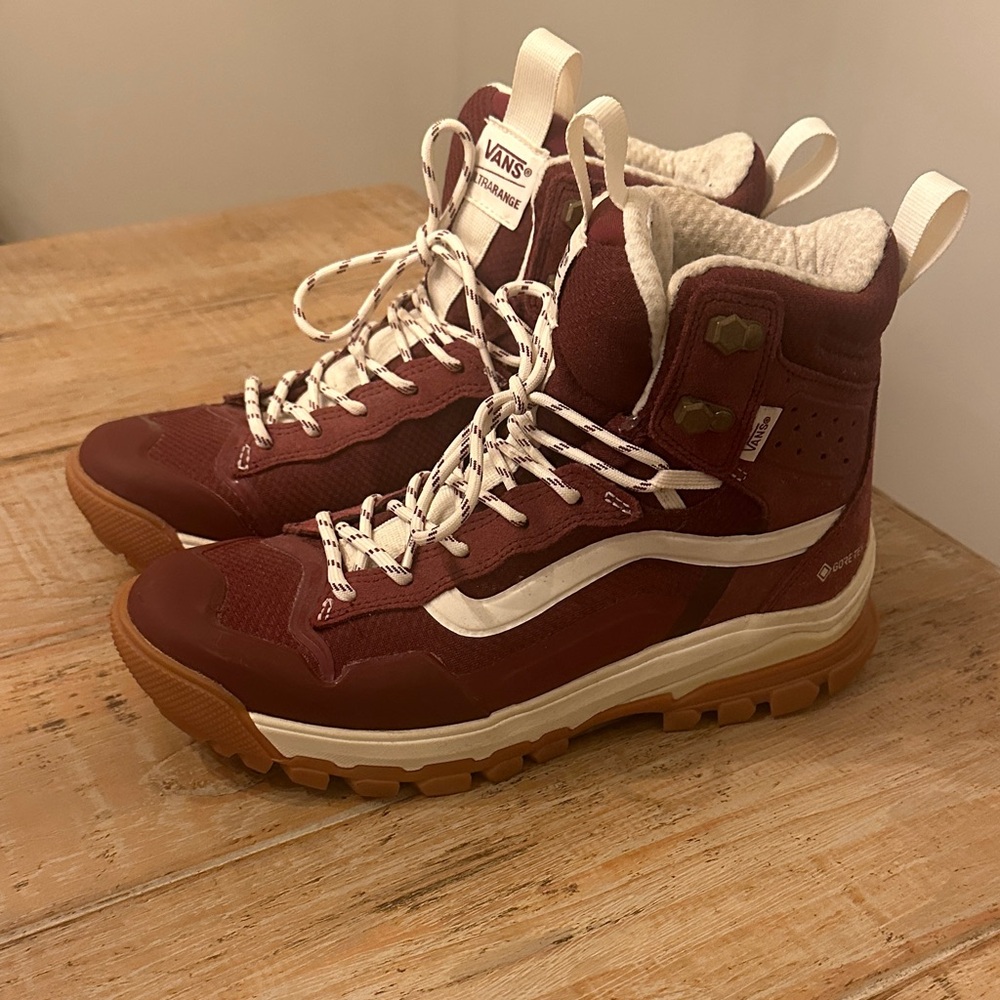 Vans Sk8-Hi GORE-TEX Insulated Shoe
